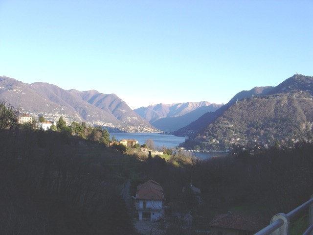 Una vista del lago di Como